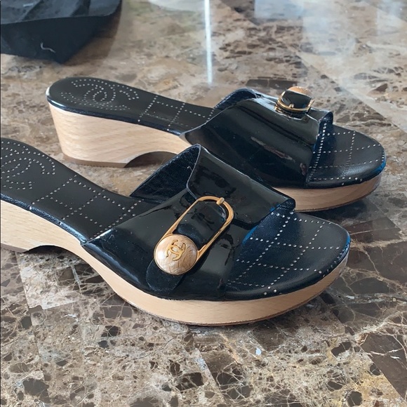 Sold- Chanel sandals - Picture 2 of 8